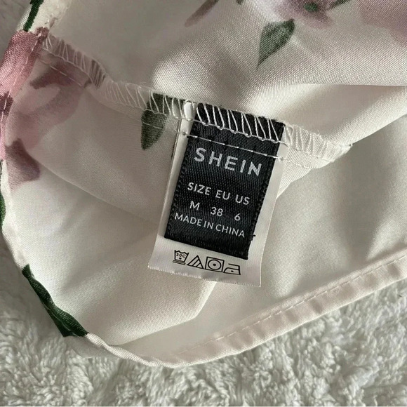 Tie Neck Floral Blouse​ - Picture 6 of 6